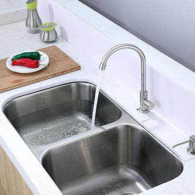 304 Paslanmaz Çelik Sıcak ve Soğuk Lavabo Bataryası Nikel Mutfak İçin Fırçalanmış